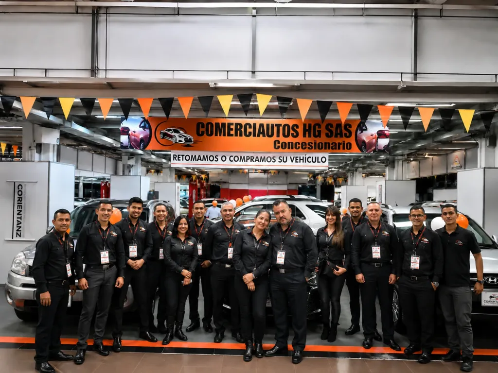 Equipo de Comerciautos HG SAS en su stand