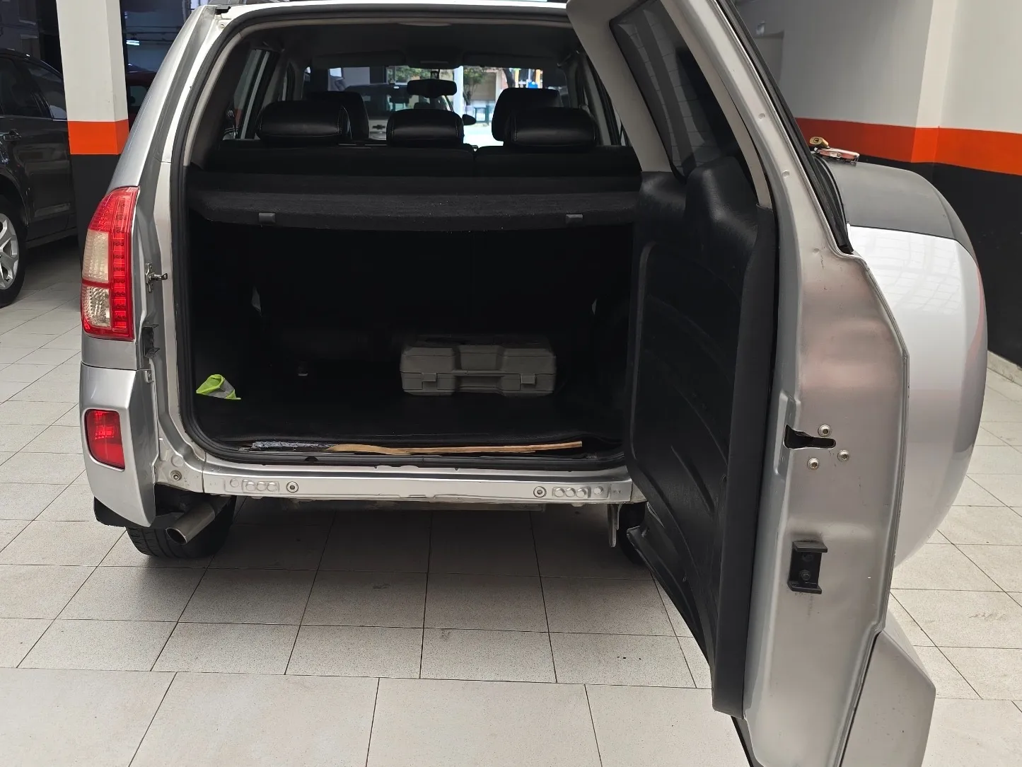 Chery Tiggo SQR7200 1.6 2015 — foto 8 de 15: interior