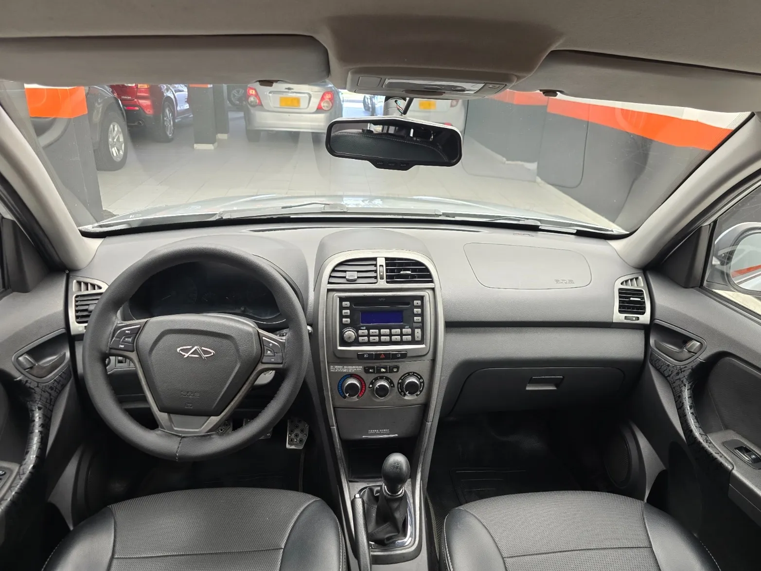 Chery Tiggo SQR7200 1.6 2015 — foto 14 de 15: tablero
