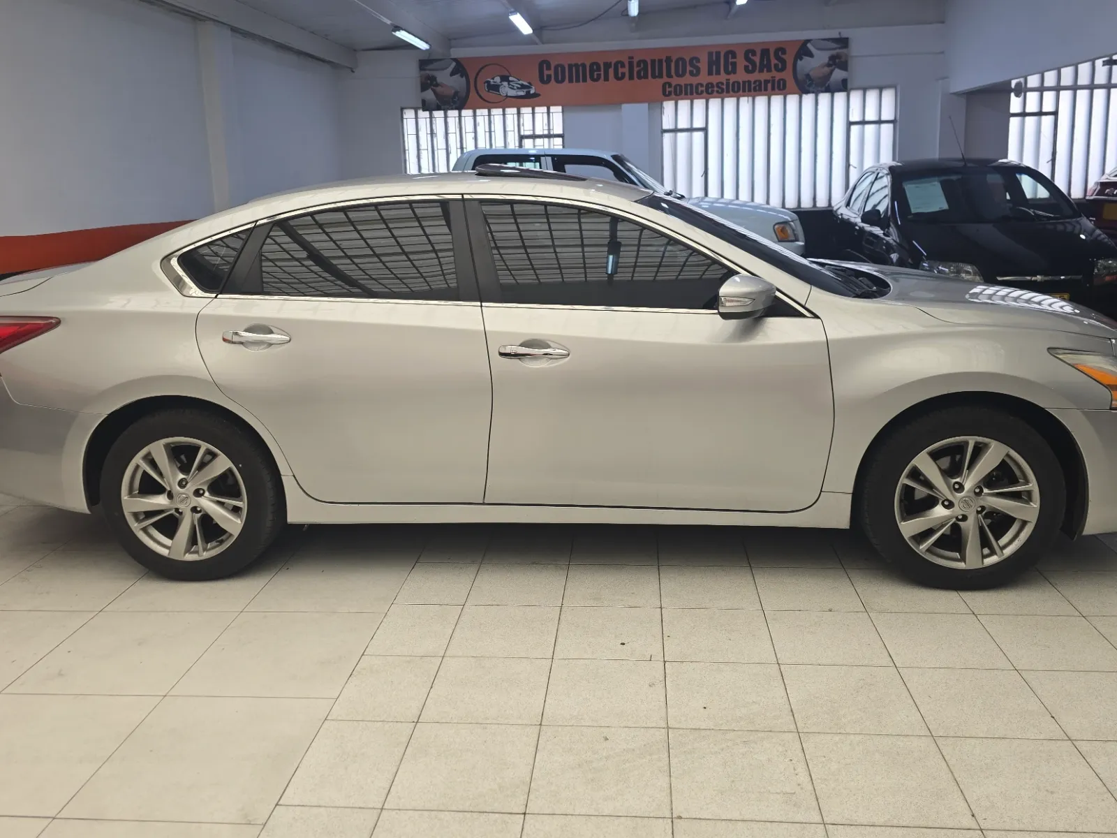 Nissan Altima Sl 2013 — foto 9 de 15
