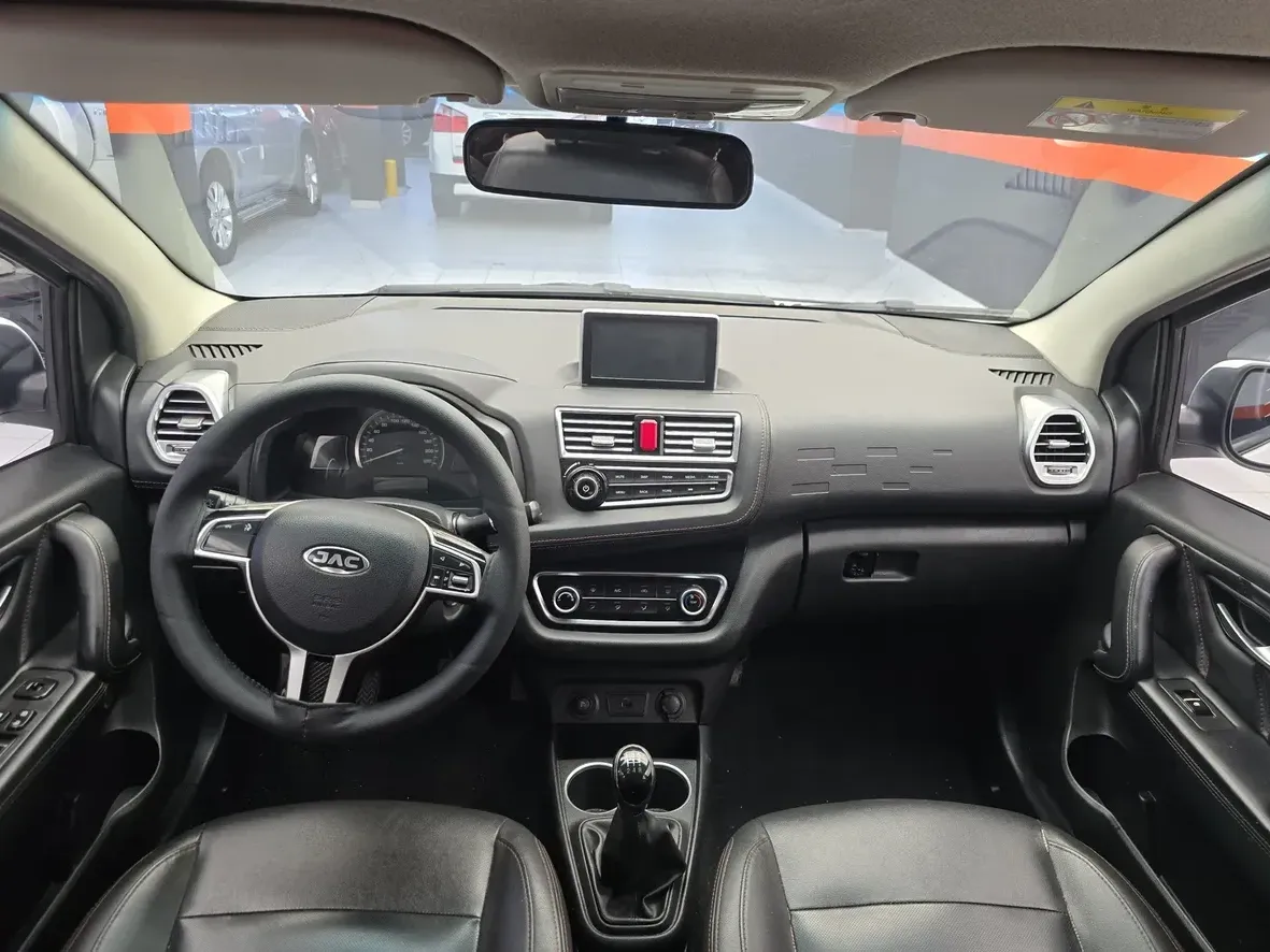 JAC S2 Mini 2019 — foto 14 de 15: tablero
