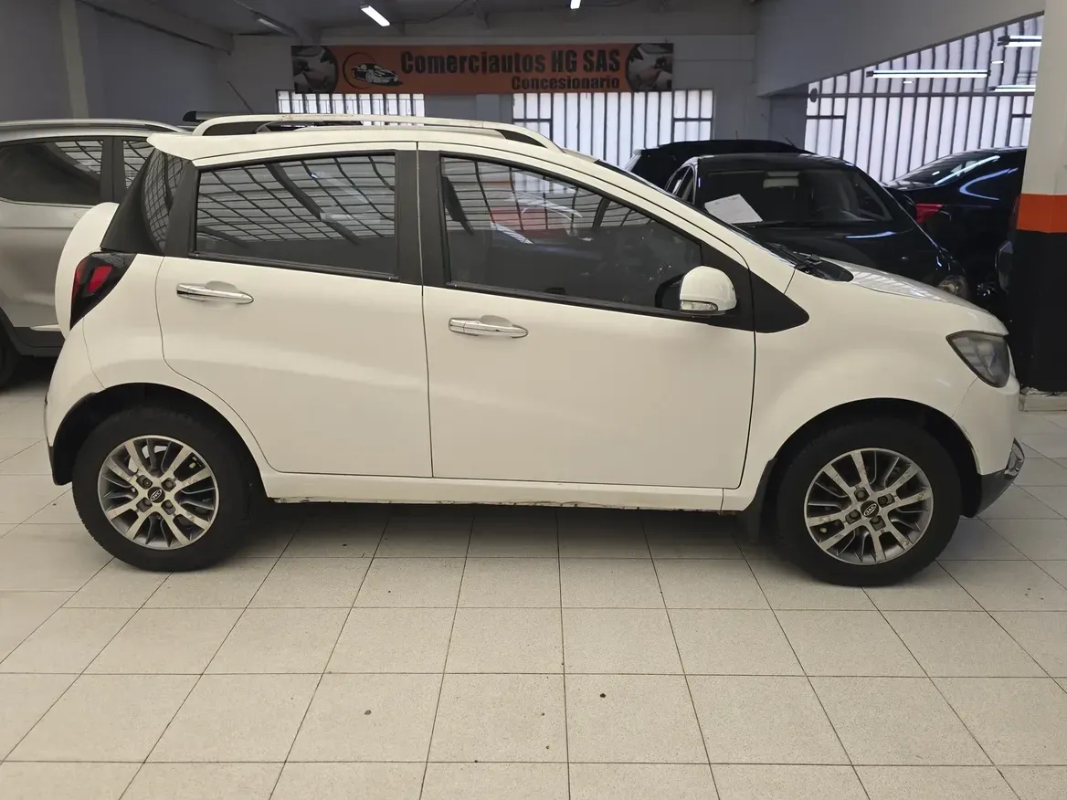 JAC S2 Mini 2019 — foto 9 de 15: lateral