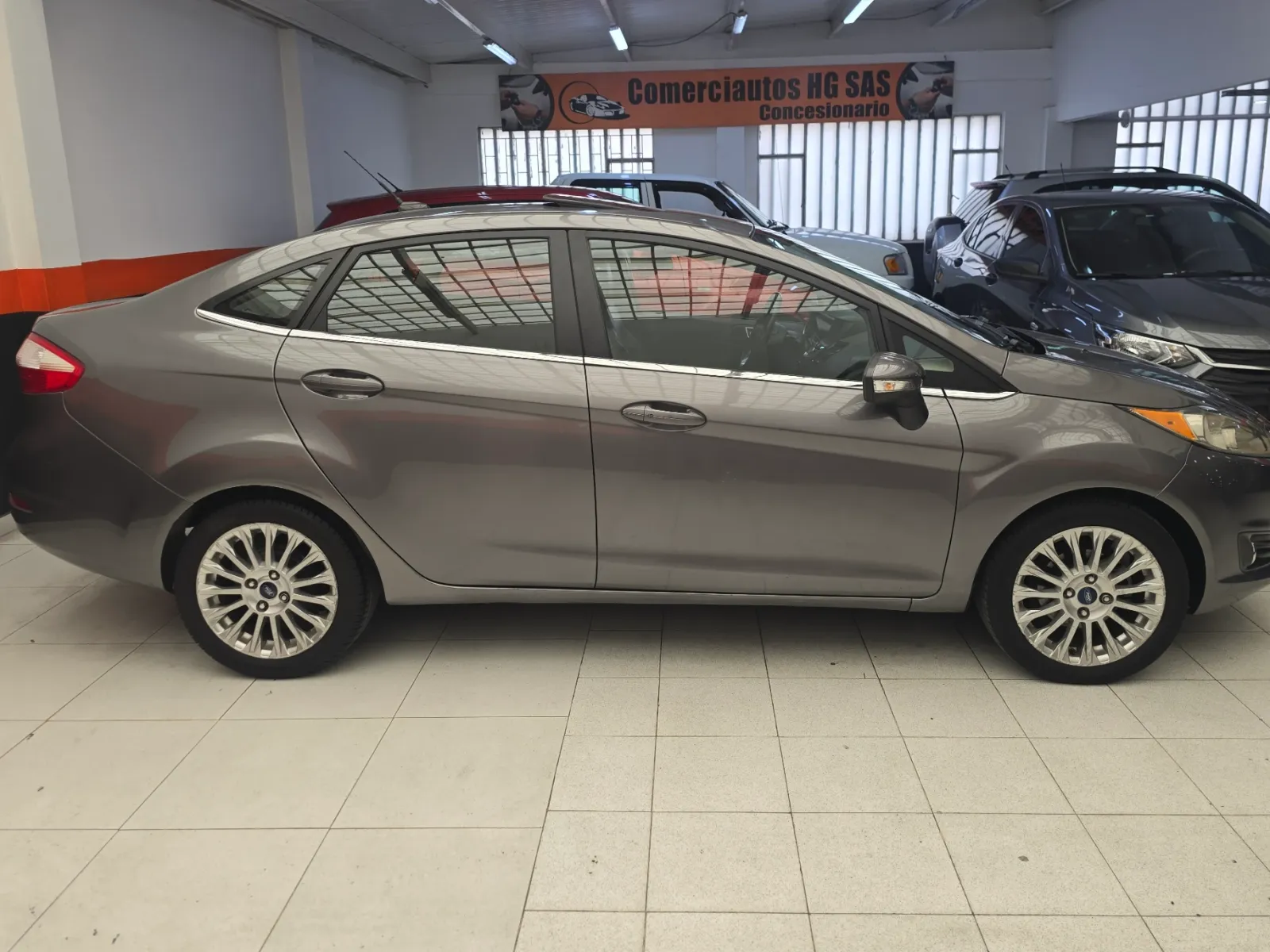 Ford Fiesta Titanium 2014 — foto 9 de 15