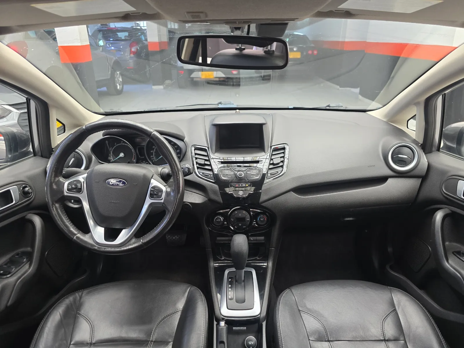 Ford Fiesta Titanium 2014 — foto 14 de 15