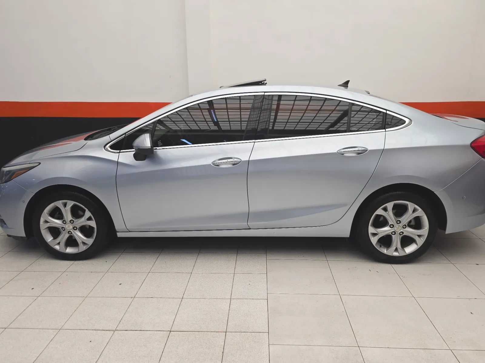 Chevrolet Cruze LTZ Turbo 2018 — foto 7 de 15: llantas
