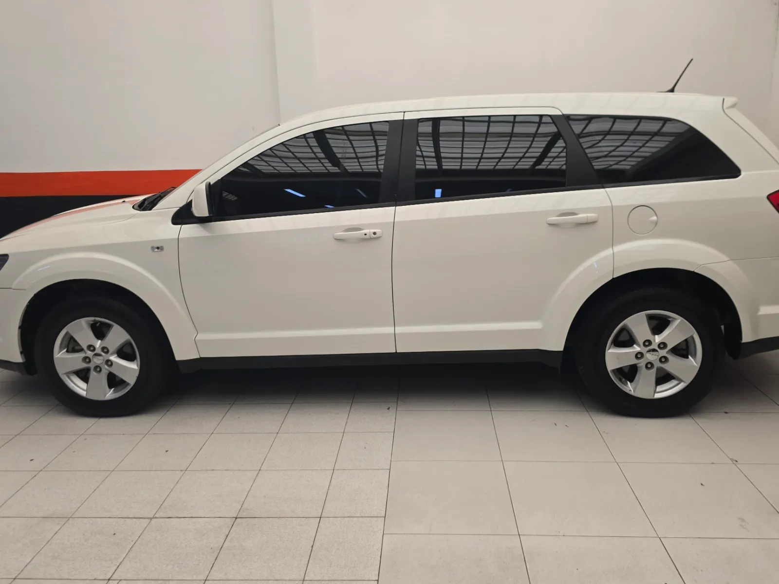 Dodge JOURNEY SE 2015 — foto 7 de 15: llantas