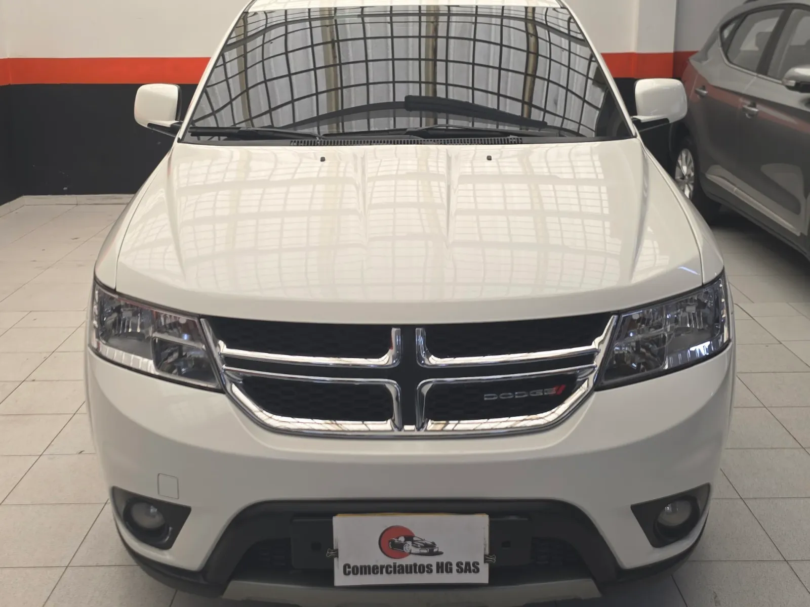 Dodge JOURNEY SE 2015 — foto 2 de 15: lateral