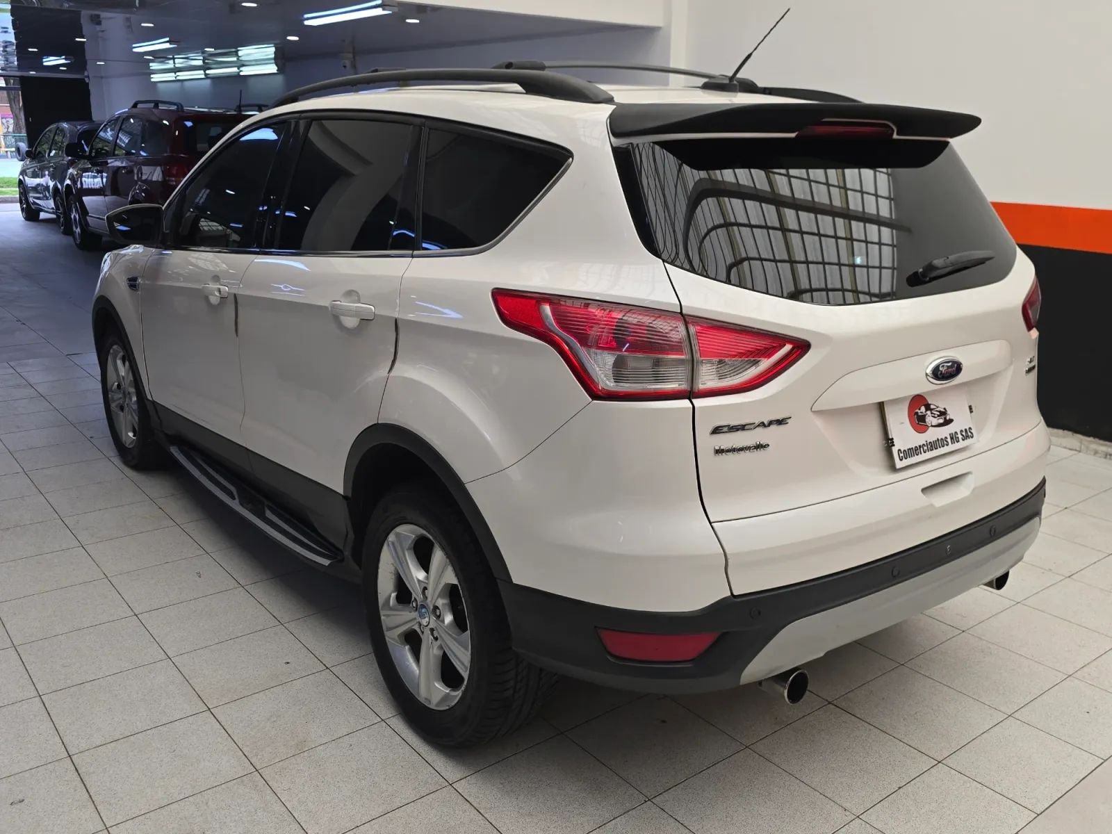 Ford ESCAPE SE 2013 — foto 4 de 15: interior