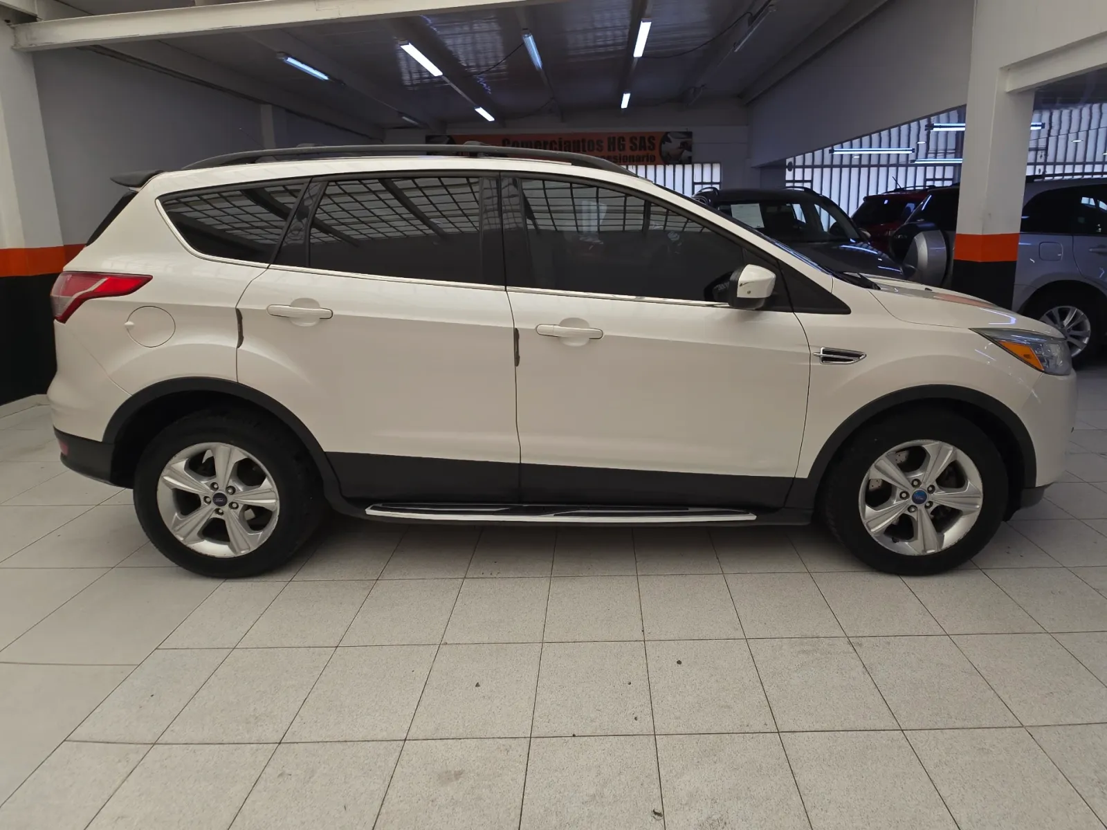 Ford ESCAPE SE 2013 — foto 9 de 15