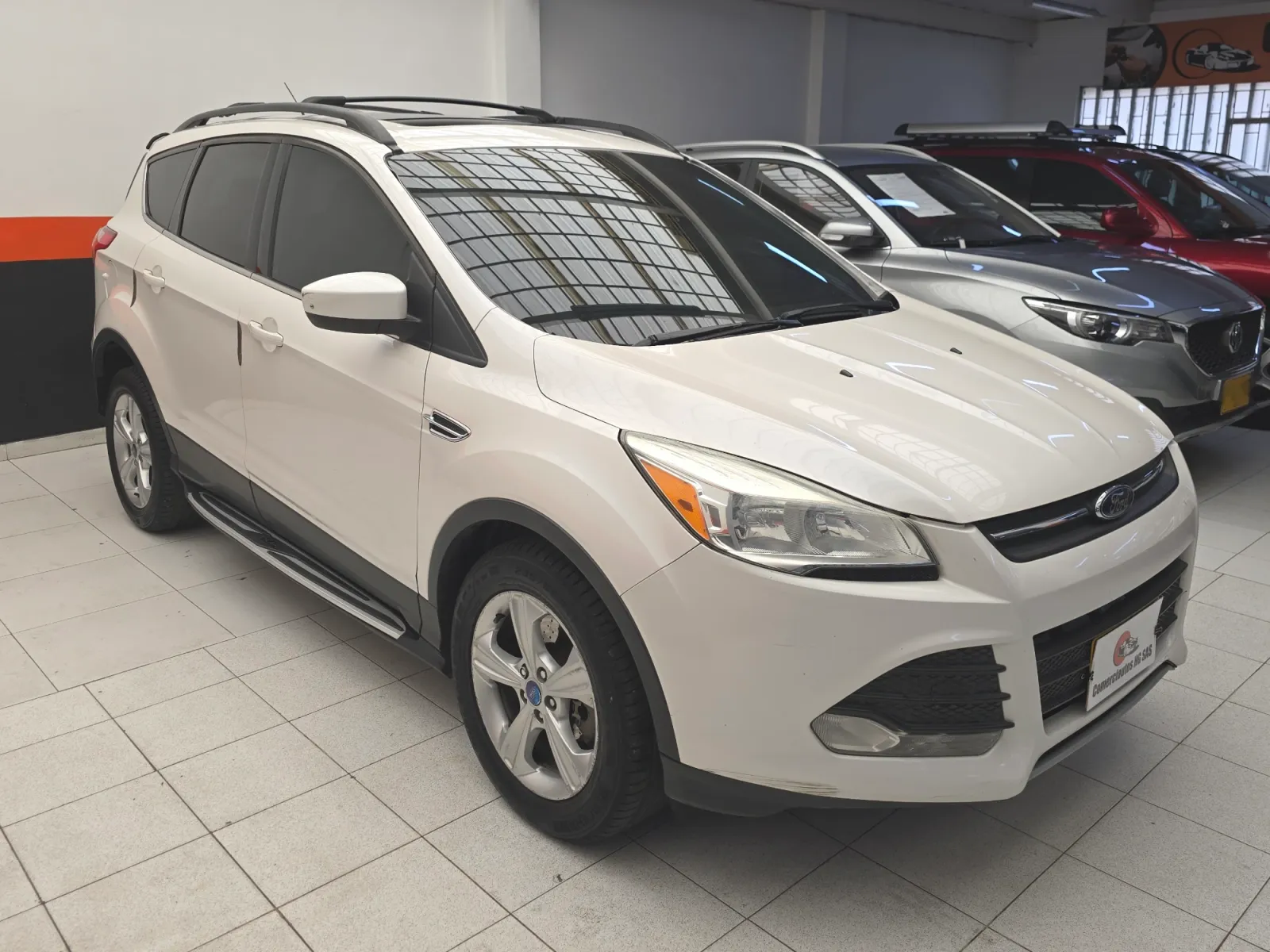 Ford ESCAPE SE 2013 — foto 3 de 15: trasera 3/4