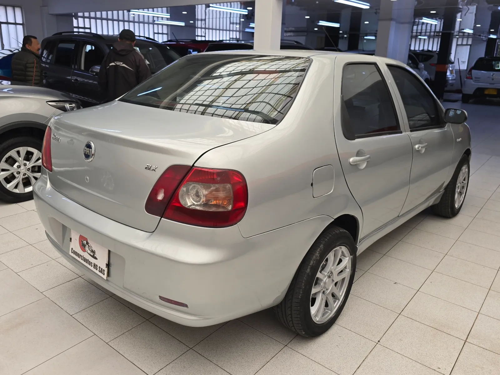 Fiat Siena ELX 2006 — foto 6 de 15: motor