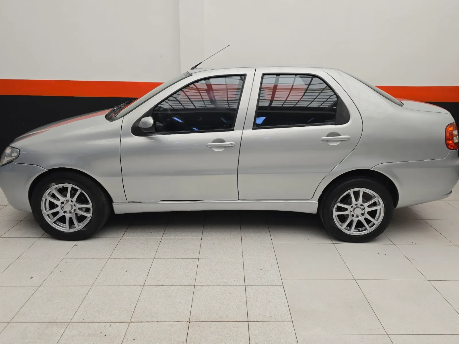 Fiat Siena ELX 2006 — foto 7 de 15: llantas